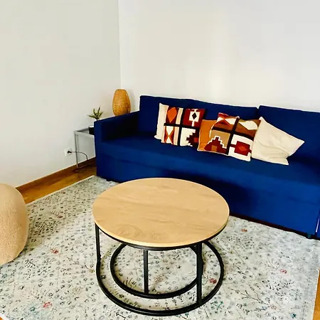 Apartment Luxury Flat With Parking Space *