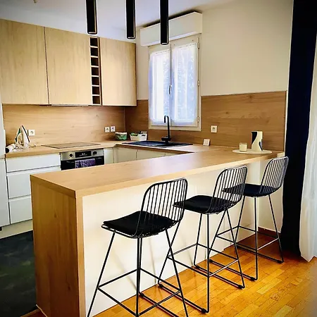 Luxury Flat With Parking Space Apartmán Châtillon